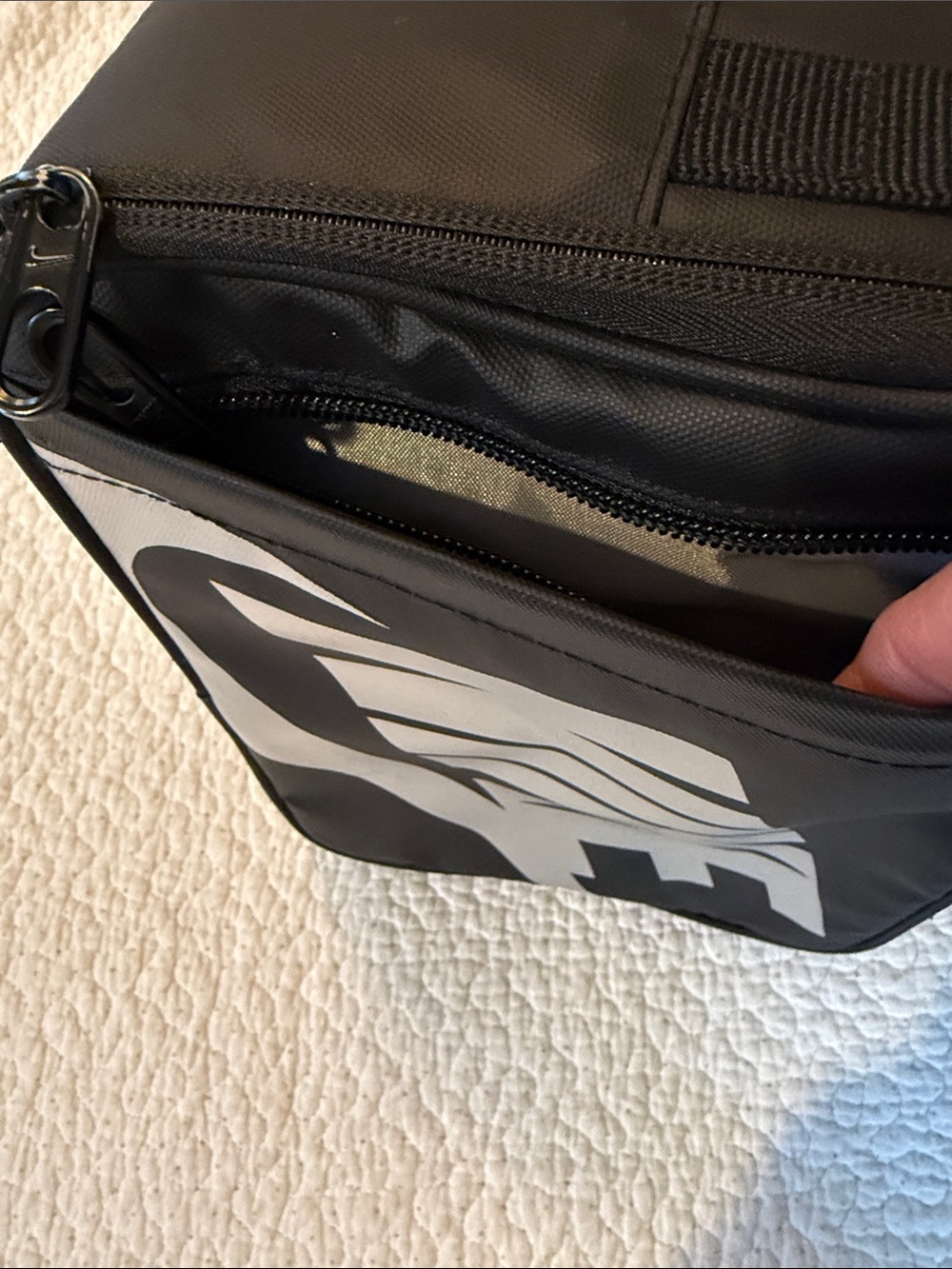 Nike Hard Shell Lunch Box - Picture 3 of 7